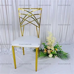 Kultaiset ruostumattomasta teräksestä valmistetut kameleonttituolit