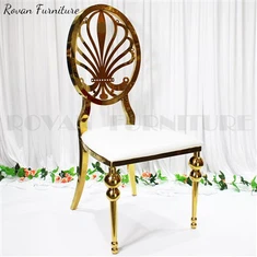 Ylelliset kultametalliset pinottavat ruokasalin tuolit